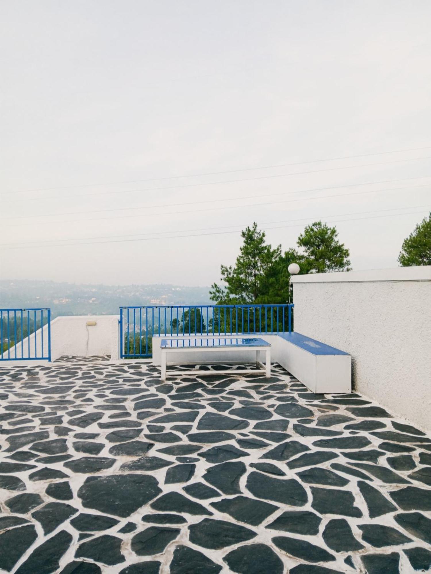 Villa Blue Door, Puncak Pondok Cipaseban Экстерьер фото
