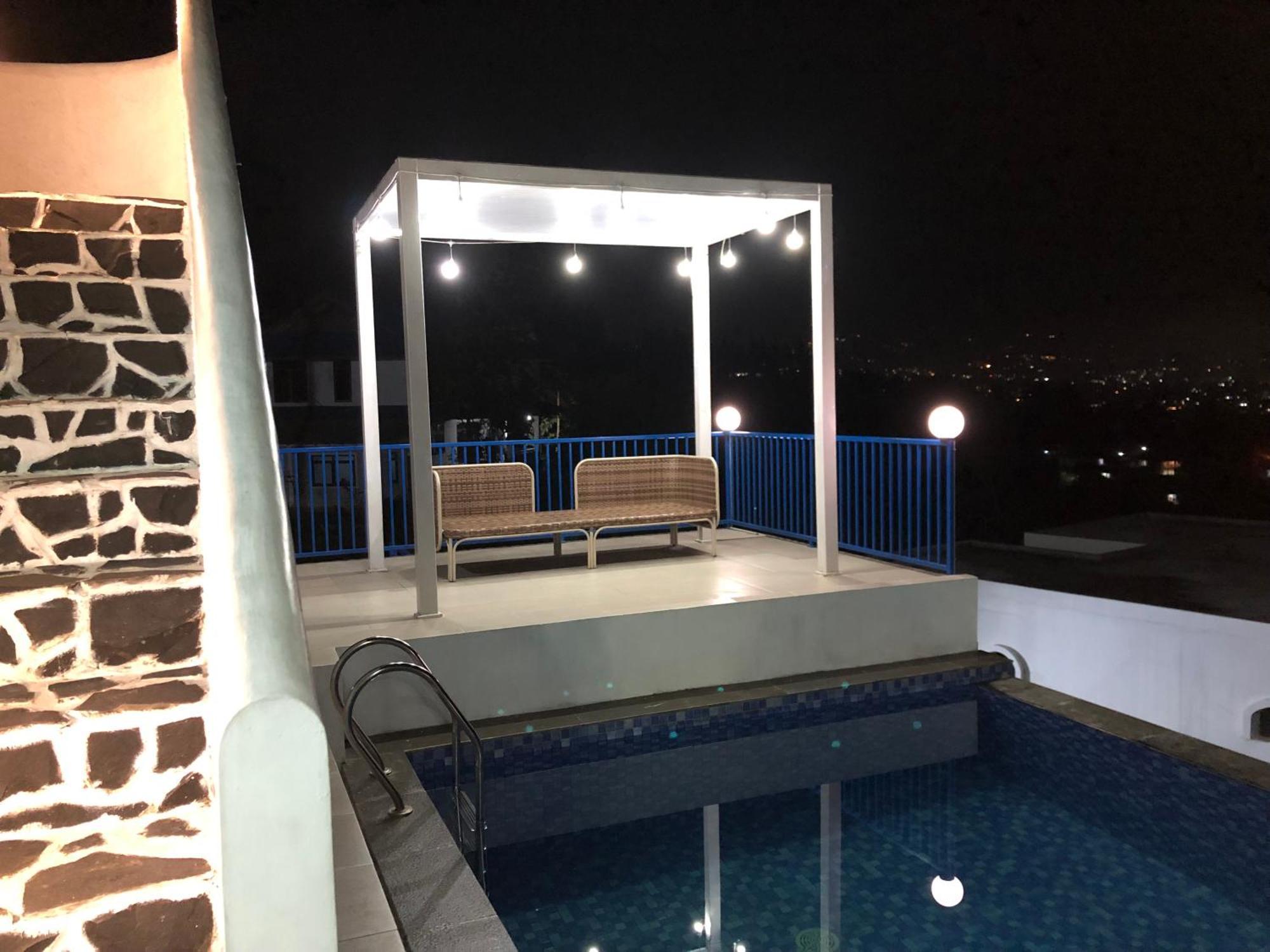 Villa Blue Door, Puncak Pondok Cipaseban Экстерьер фото