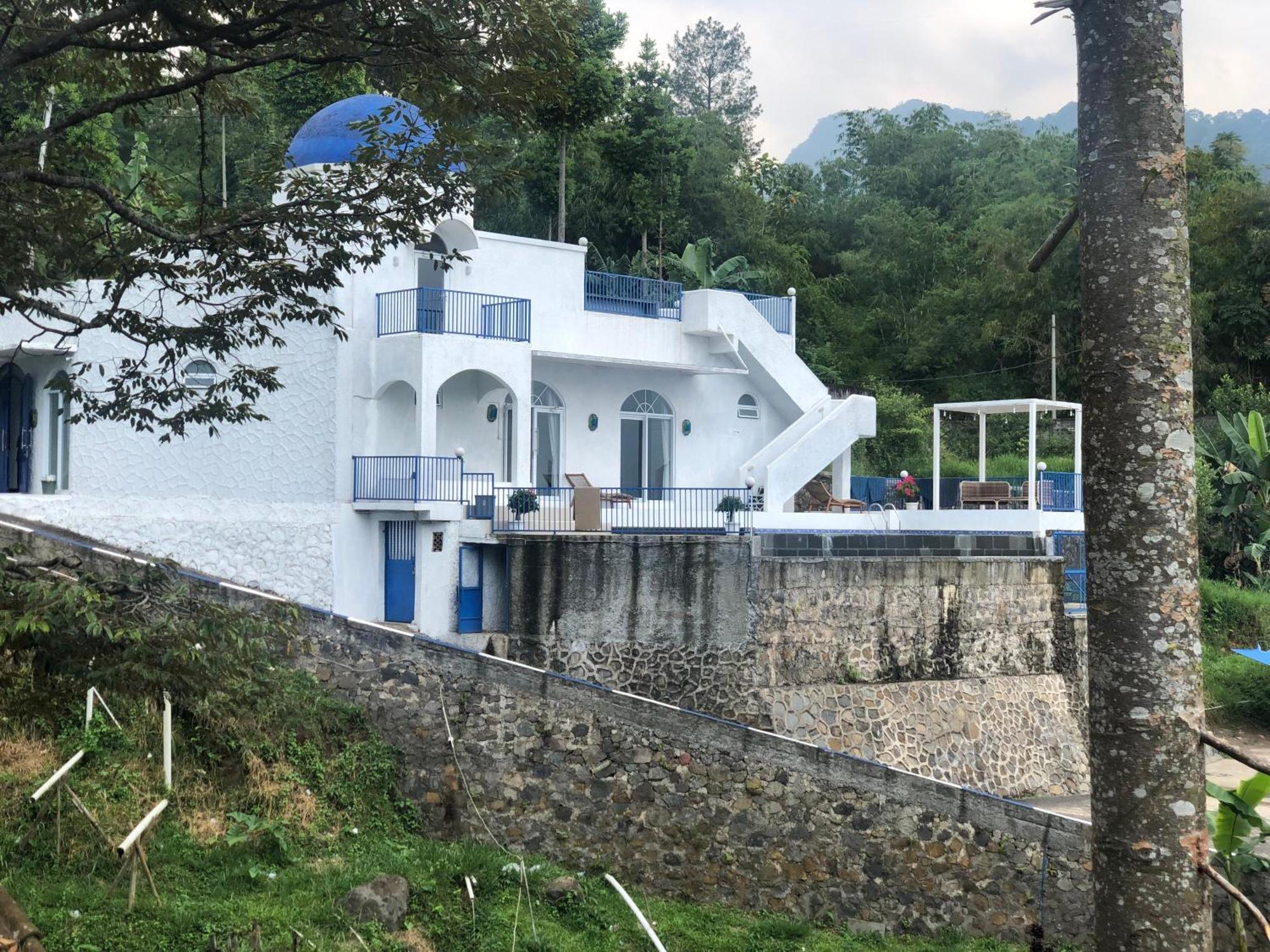 Villa Blue Door, Puncak Pondok Cipaseban Экстерьер фото